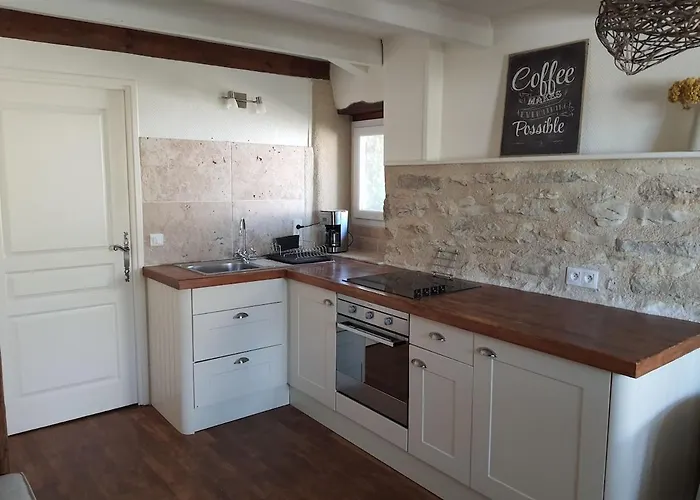 Vakantiehuis Cozy With Jacuzzi And Swimming Pool